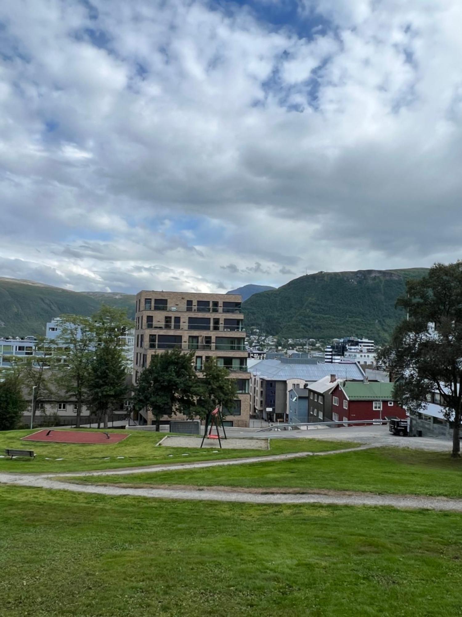 Luxury Apartment Downtown Tromso With 2 Bedrooms And 2 Bathrooms And Parking Dış mekan fotoğraf